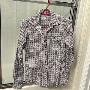 Cinch Women’s Button Down Pink Blue size Small. Blue Pearl Snaps. Stretchy. EUC